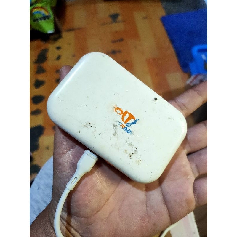 modem bolt masih normal cuman kartu Smartfren z masih bagus