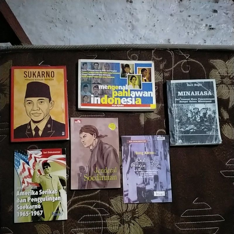 BUKU KUMPULAN PAHLAWAN INDONESIA