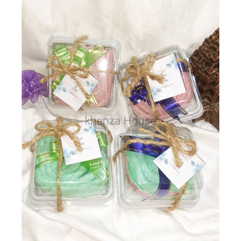 

Souvenir Pernikahan Murah Kemasan Mika