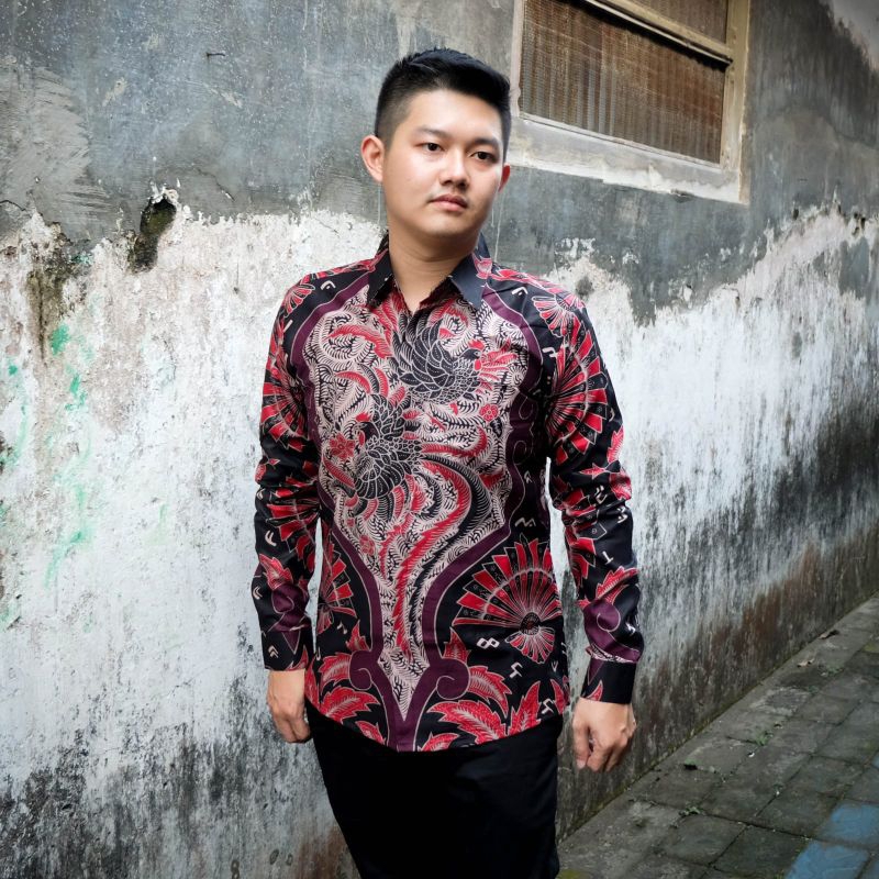 Fatih Batik Medan Baju Batik Slimfit Pria Lengan Panjang Furing Merah Burgundy Bahan Katun Solo Baju