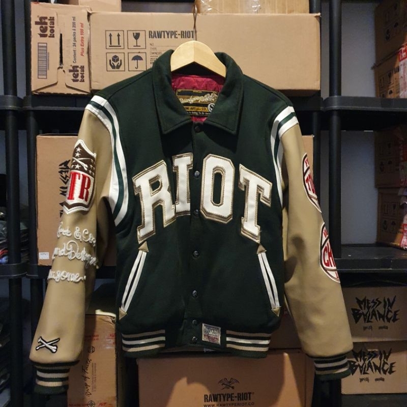 VARSITY CHAMP RAW TYPE RIOT TOMCAT 4 ORIGINAL LIMITED EDITION RAWTYPE AUTHENTIC TOMCATS IV TEAM RTR 
