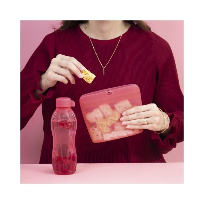 Pretty pink set tupperware