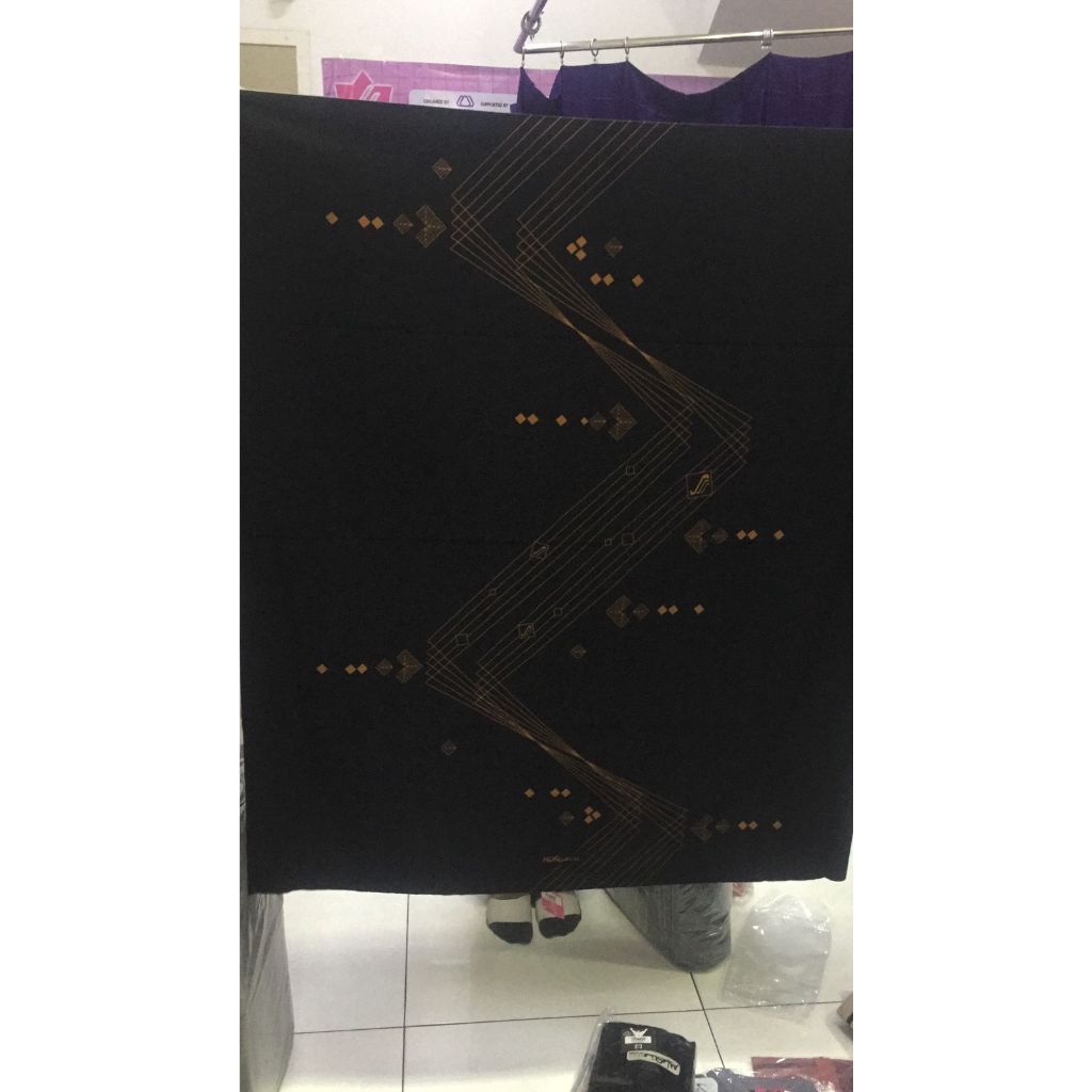 sarung rabbani intipa abu hitam