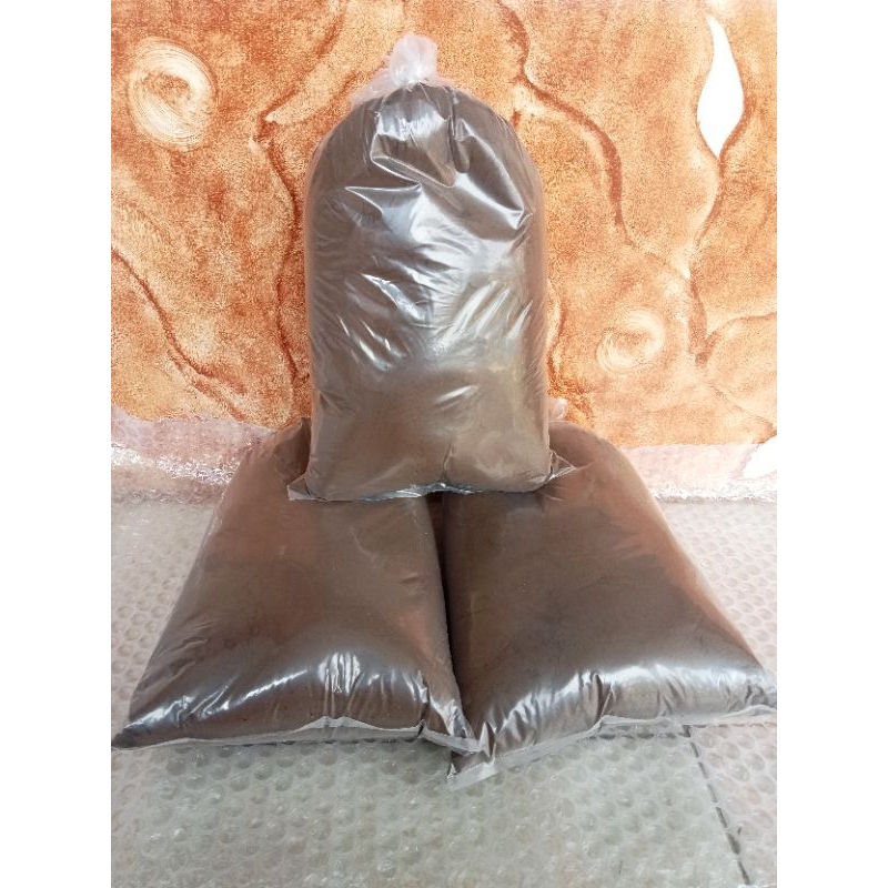 

KOPI HITAM 1 KG/KOPI BUBUK ASLI SANGRAI MURAH DAN NIKMAT