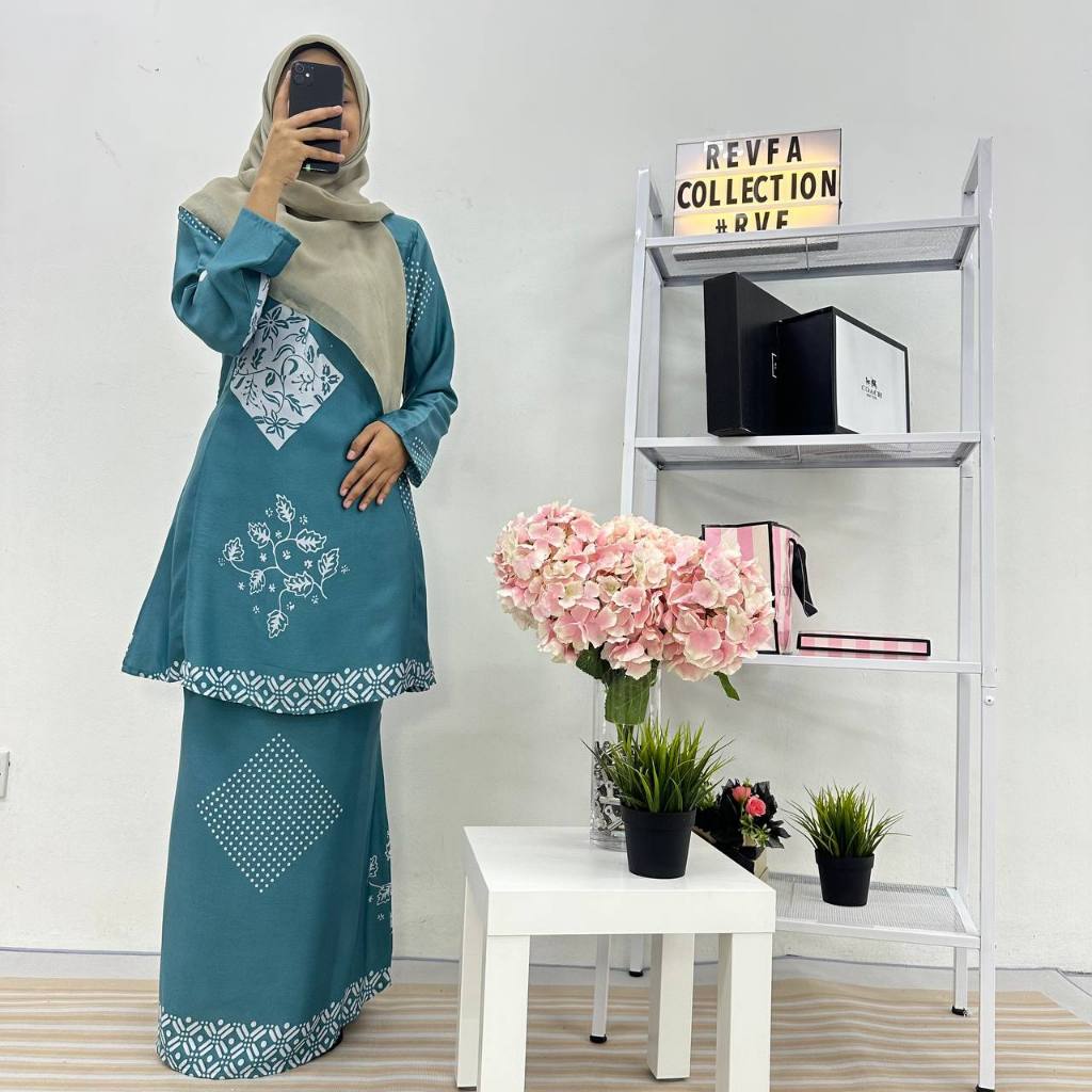 Batik Riau Malaysia /Batik Wanita /Kurung Batik