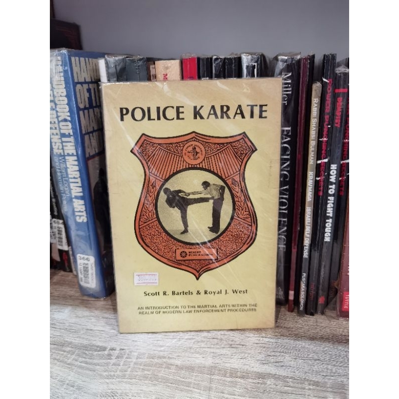 Buku beladiri Police Karate