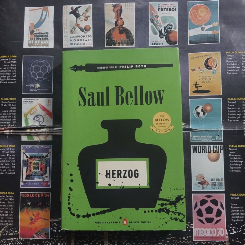 Herzog by Saul Bellow (Penguin Classics Deluxe Edition)