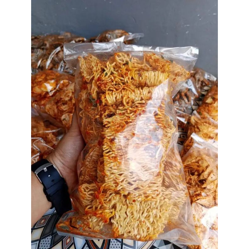 

MIE KREMES PEDAS TASIK / MIE KERITING