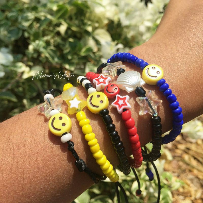 gelang serut manik-manik | gelang serut smile | gelang manik manik murah | gelang manik korea