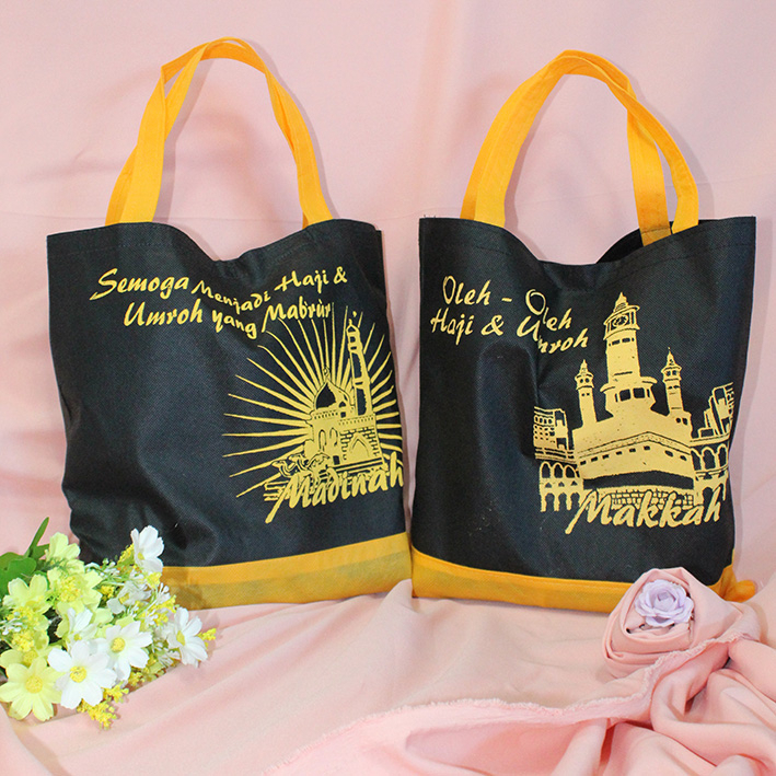 

Tas Souvenir Oleh Oleh Umroh Dan Haji Premium