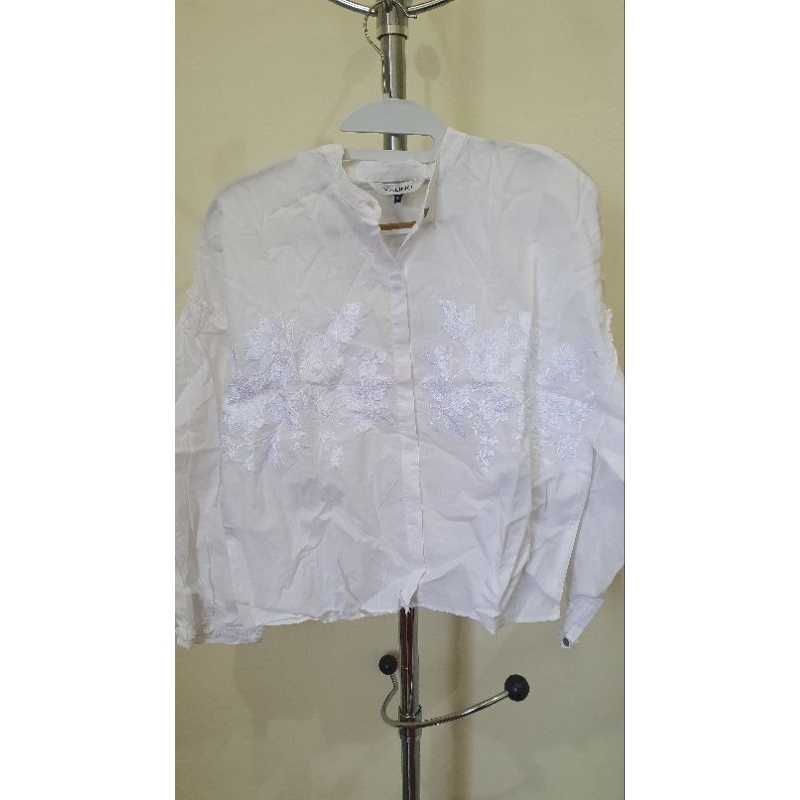 Kemeja Valino embroidery bunga putih, atasan kemeja