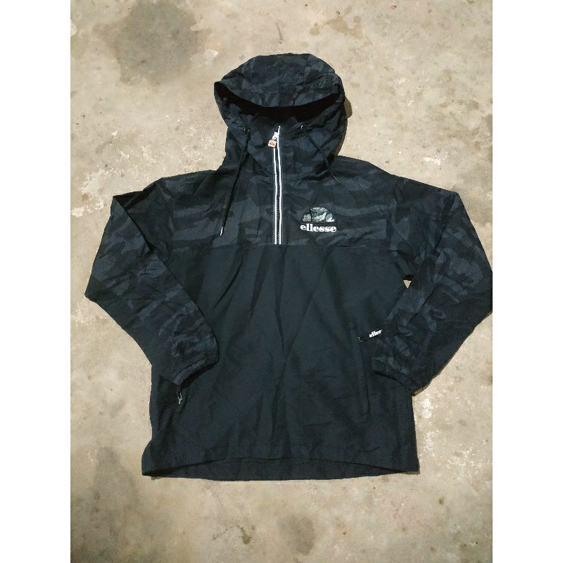 jaket cagoule ellesse  size xs uero setara size M