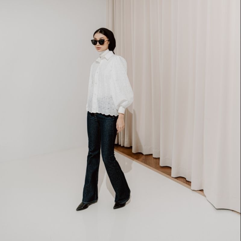 blouse white by monoxroom