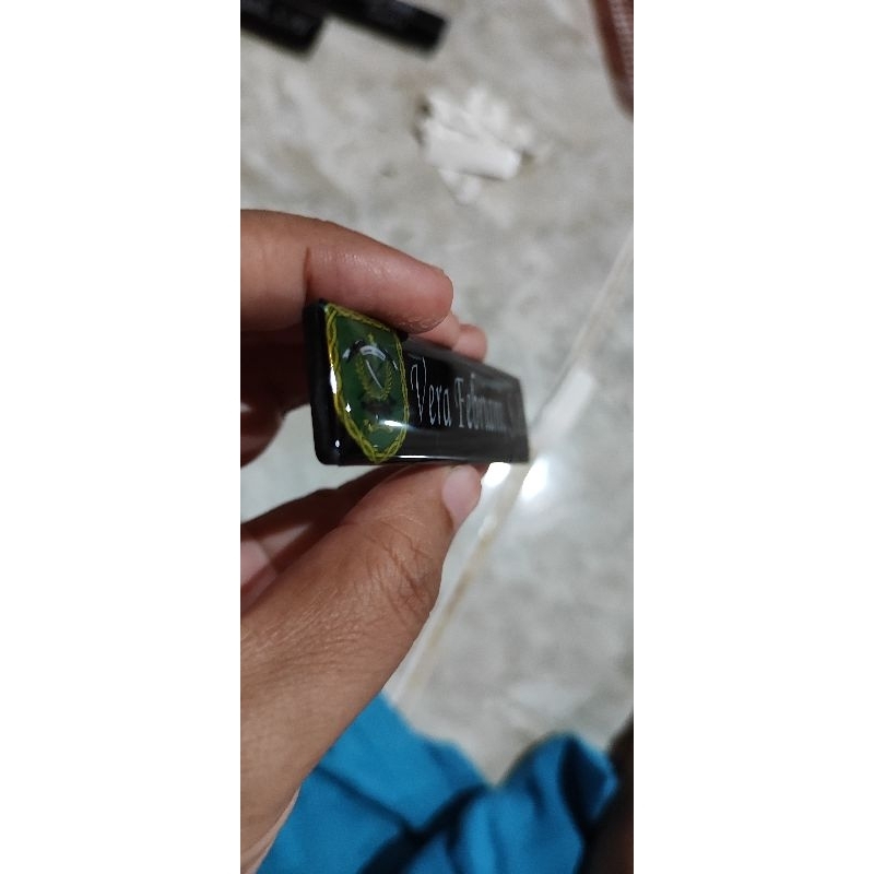 

papan nama / name tag aklirik resin (magnet)