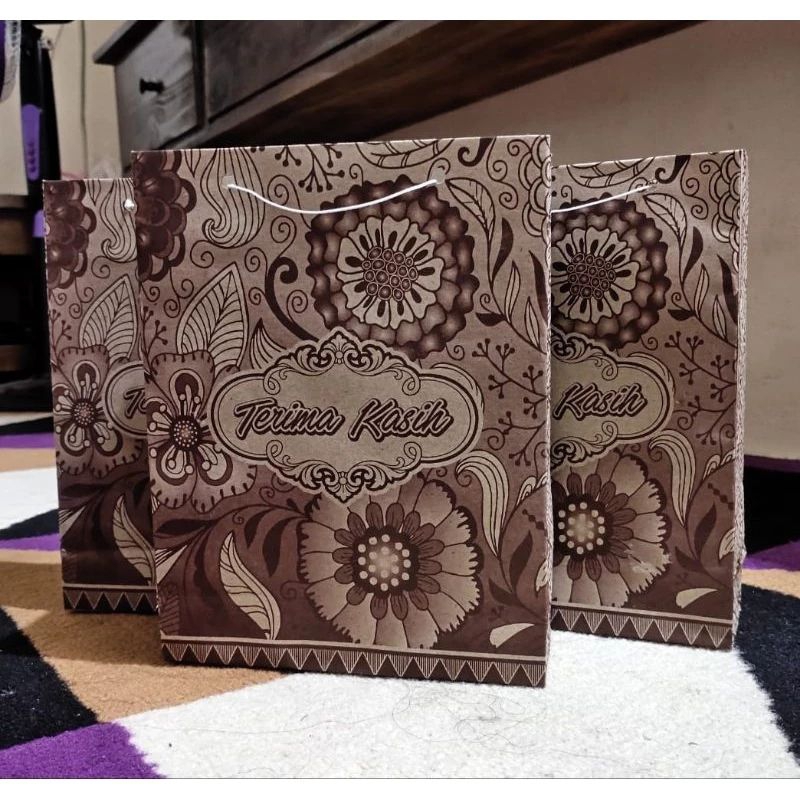

100 pcs paperbag batik sovenir pernikahan tali besar ukuran sedang 21x17x6