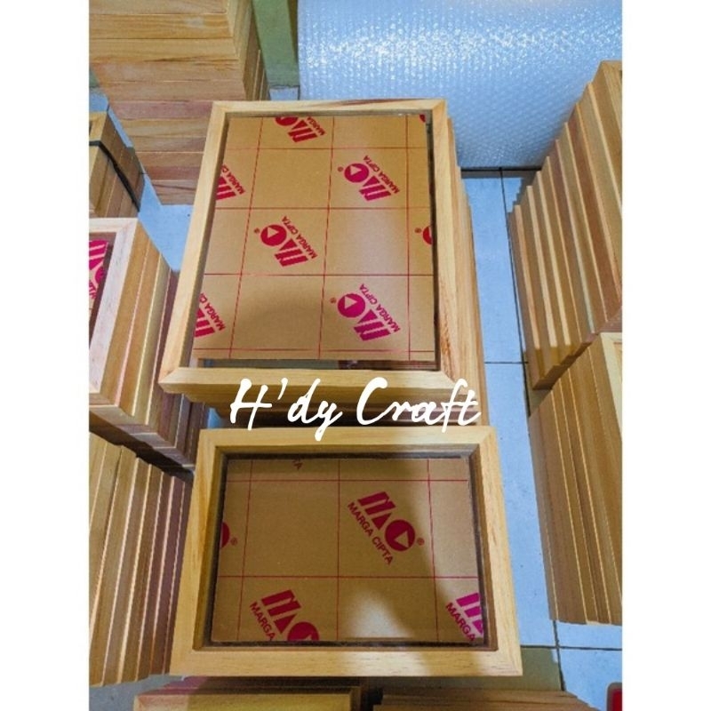 Pigura 3D Ukuran A3 / Kotak Pigura Kayu