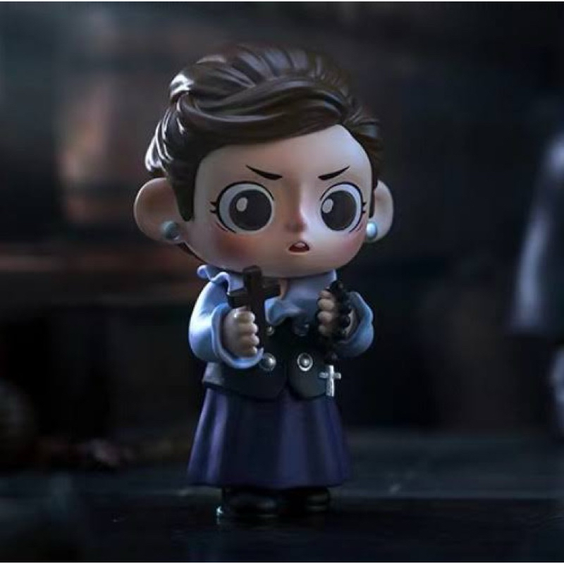 Popmart The Conjuring Universe Blindbox - Lorraine Warren