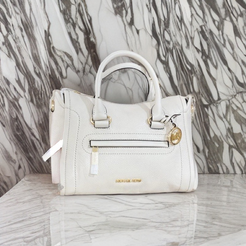 Michael Kors Carine Medium Light Cream