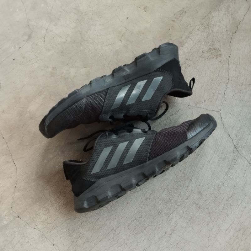 MURAH AJA sepatu second adidas terrex voyager dlx