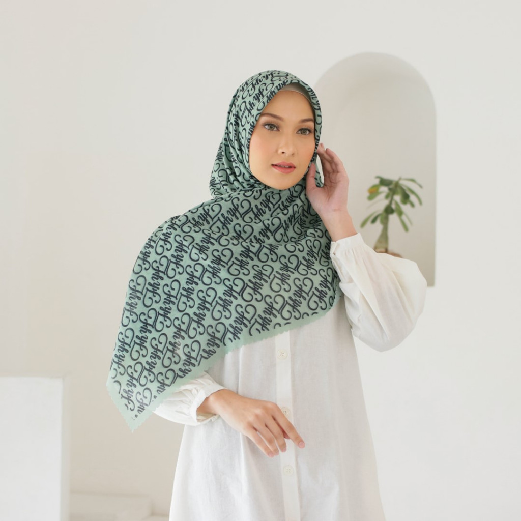KERUDUNG SEGI EMPAT MOTIF SUBLIM MONOGRAM SERIES ORIGINAL FH SCA