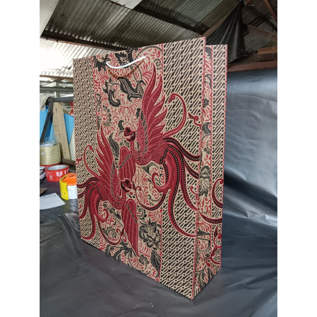 

Paper Bag BatikMotif Merak Merah 30x40x10 isi 12pcs
