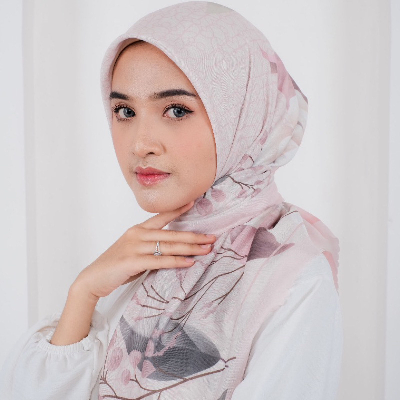 Hijab laser cut segi empat print motif Hikiva Amira warna Salem