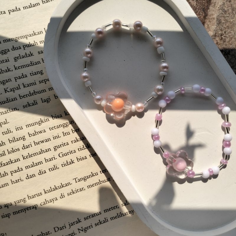 Flower beads bracelet