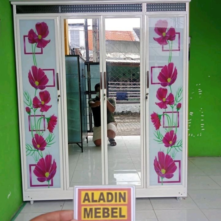 Lemari baju alumunium jumbo tebal 4 pintu full kaca printing putih milka