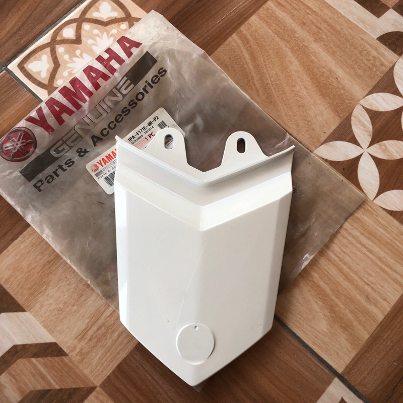 COVER TAIL BELAKANG YAMAHA VIXION NVL NVA ORIGINAL / 1PA-F171E-00-P2 / 1PA-F171E-00-P4 / 1PA-F171E-0