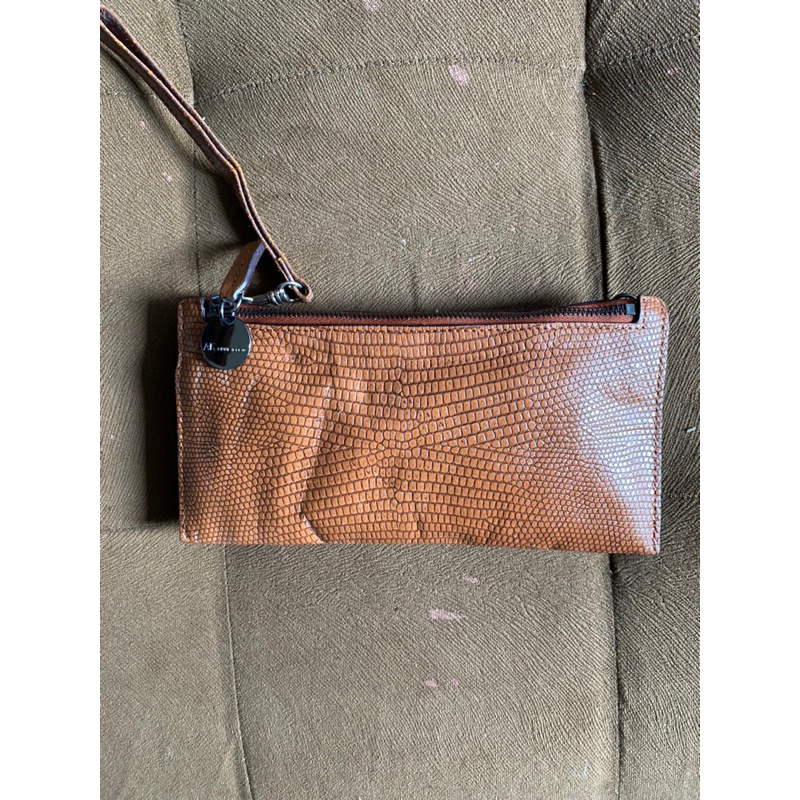 pl dompet sling Anne Klein