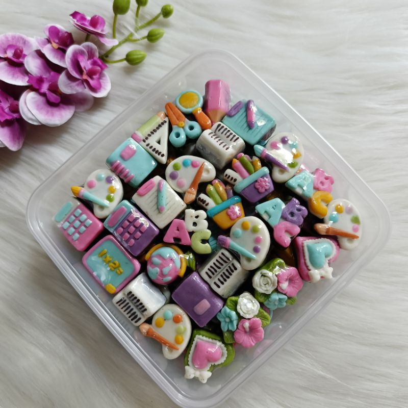 

Cokelat kiloan tema alat tulis