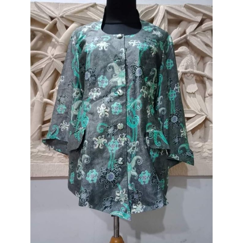 Blazer Batik Wanita /  Blazer Wanita Batik Silk Motif Etnik Baru