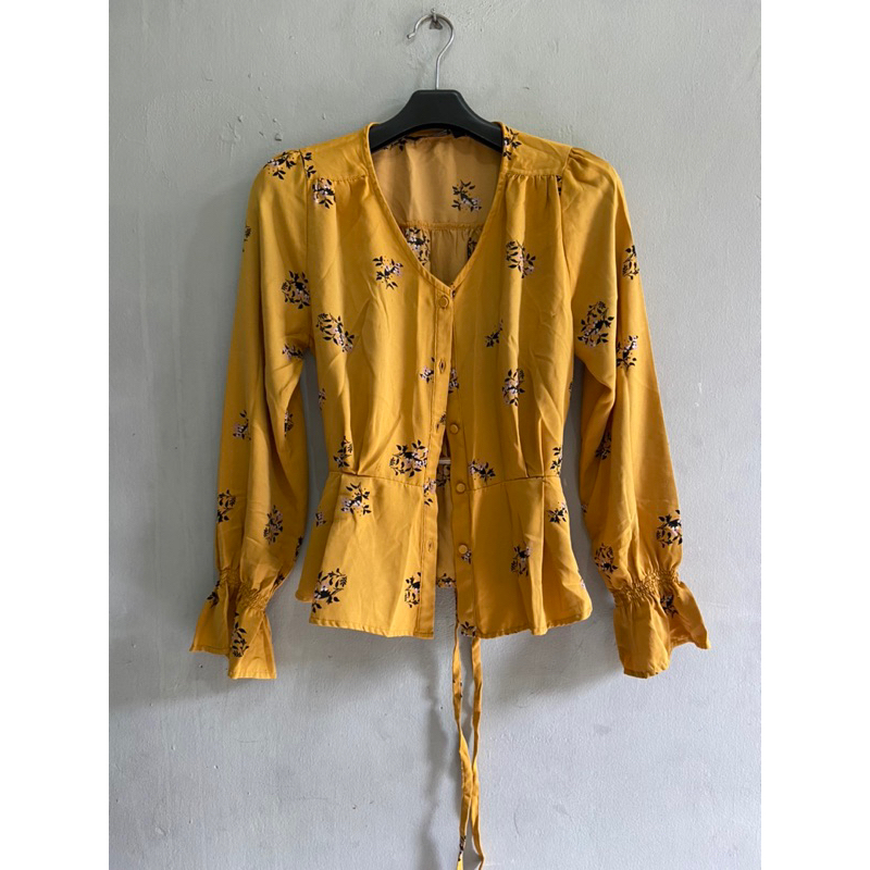 blouse the executive formal non formal kuning yellow motif bunga fit to M