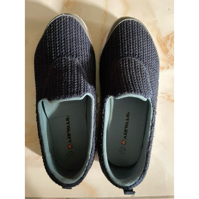 Sepatu AirWalk Biru Navy