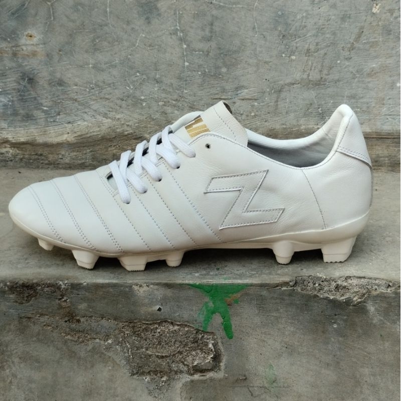 Sepatu Bola Kulit Asli Original 100% Murah All White Putih Cocok Untuk Kaki Lebar