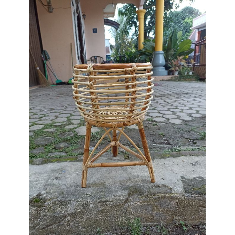 standing rotan kaki 3 / standing pot tanaman / tempat bunga