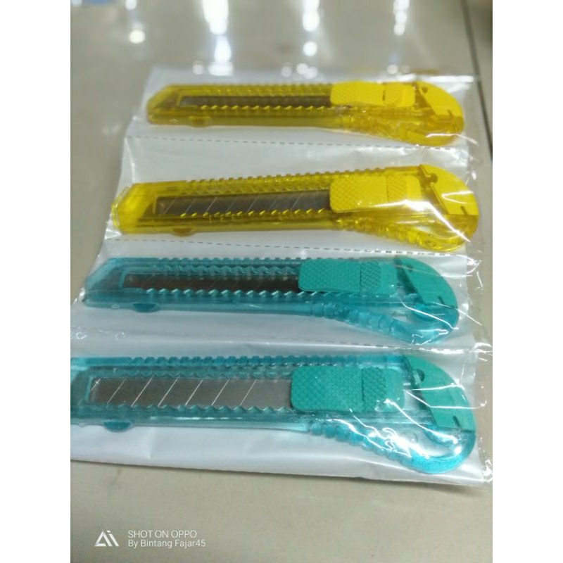 

(1 pcs) Cutter besar murah/Cutter rentengan