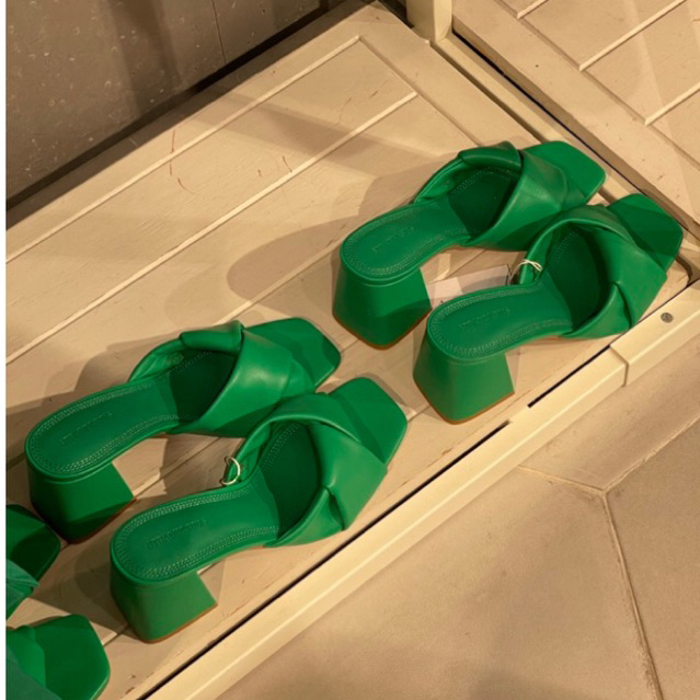 Sandal Wanita platform stradivarius