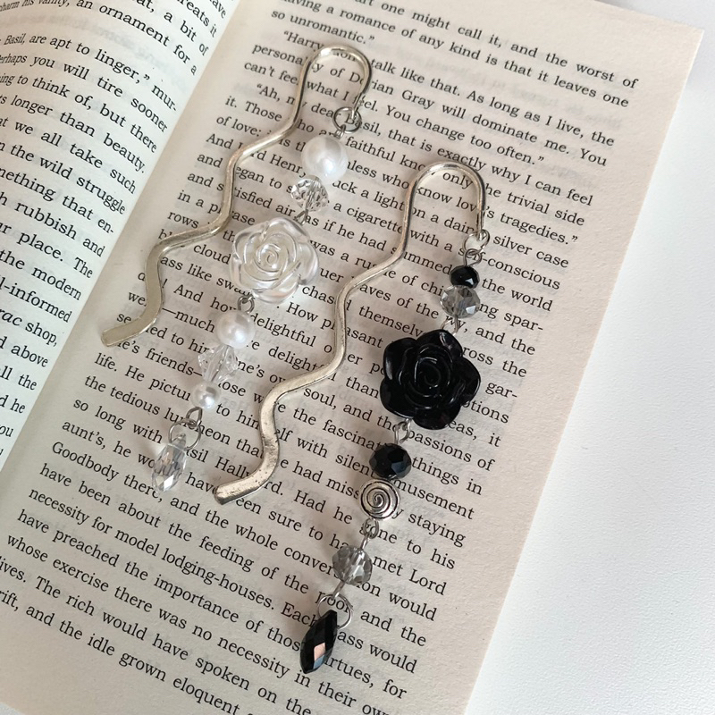 

Flower Coquette Bookmark |Penanda Buku