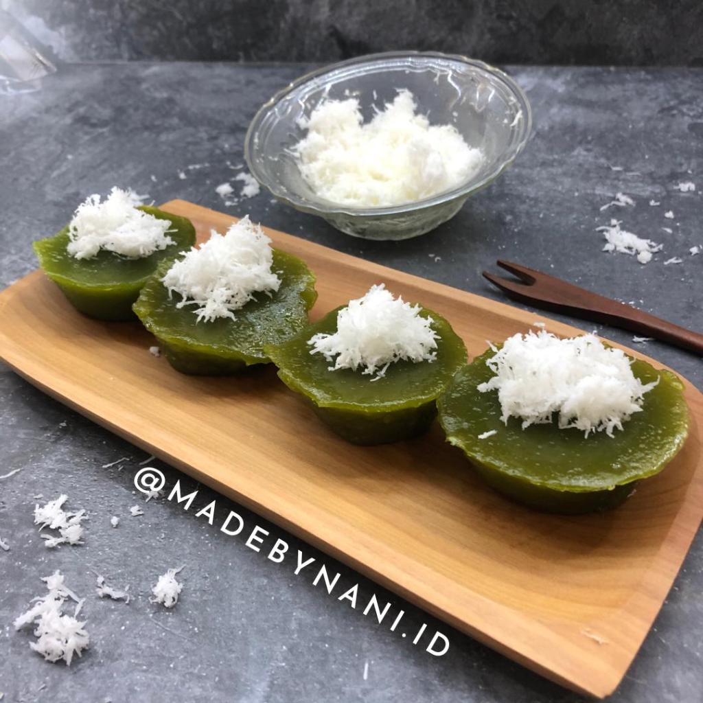 

Kue Lumpang / Kuih Ijo Daun Pandan Suji