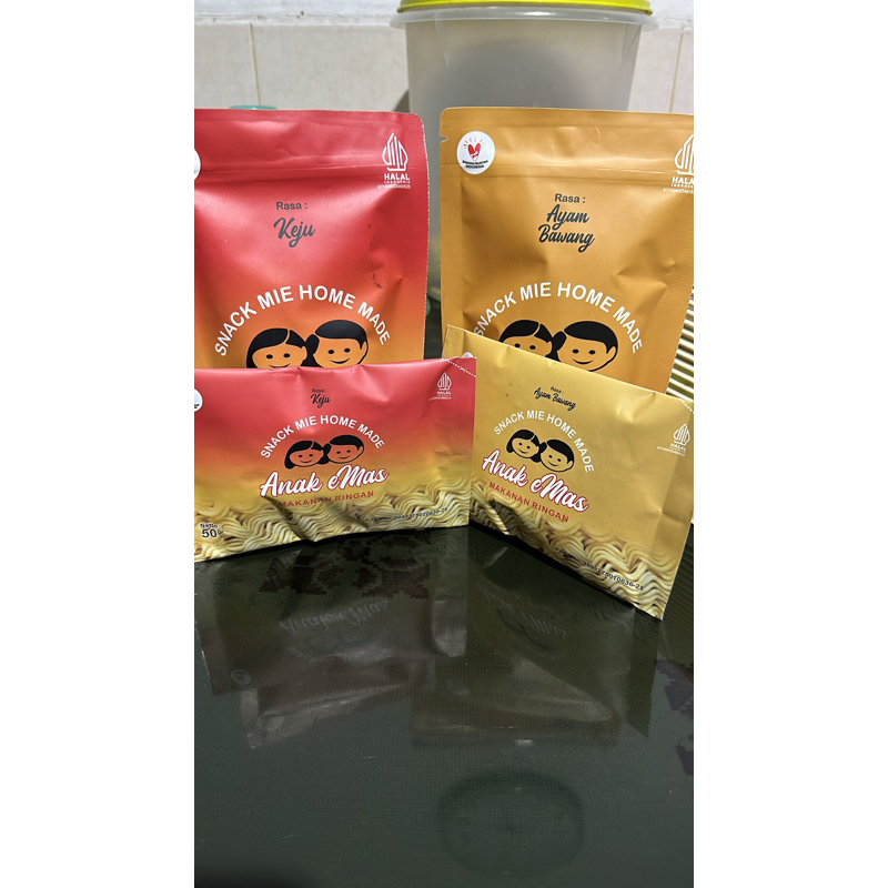 

Anak emas (mie nostalgia)