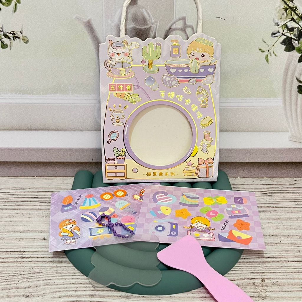 

STICKER MINI PAPPER BAG SZ - 127 isi 2 LBR stiker + Gantungan +Spatula PAKET MINI STICKER TERBARU STIKER PERATA DAN GANTUNGAN POLOS BISA COD