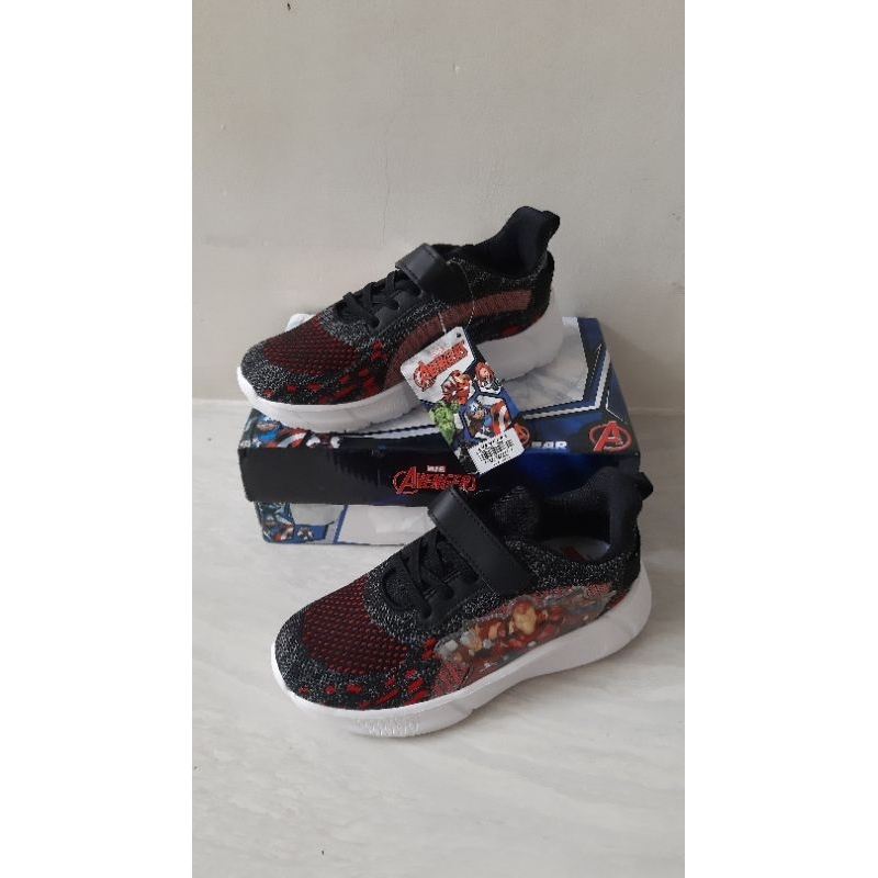 Sepatu Anak Tanggung Avengers