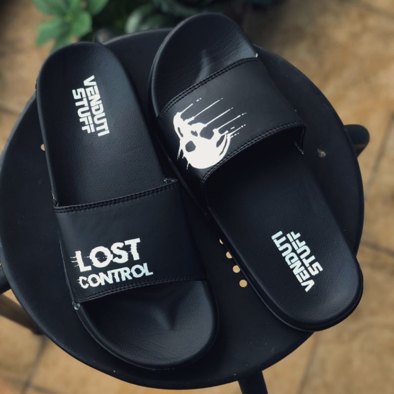 ORIGINAL Sandal Pria Kekinian Sandal Slide Putih Sandal Venduti Stuff Original 2025