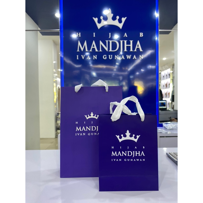 

PAPER BAG Mandjha By Ivan Gunawan