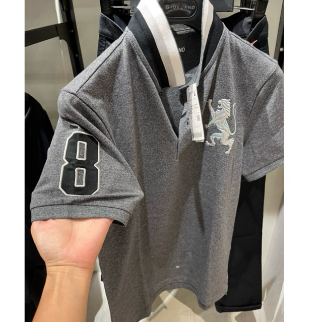 GIORDANO NEW SIGNATURE GREY 3D LION HOLOGRAM POLO, Kaos Polo Giordano Pria original