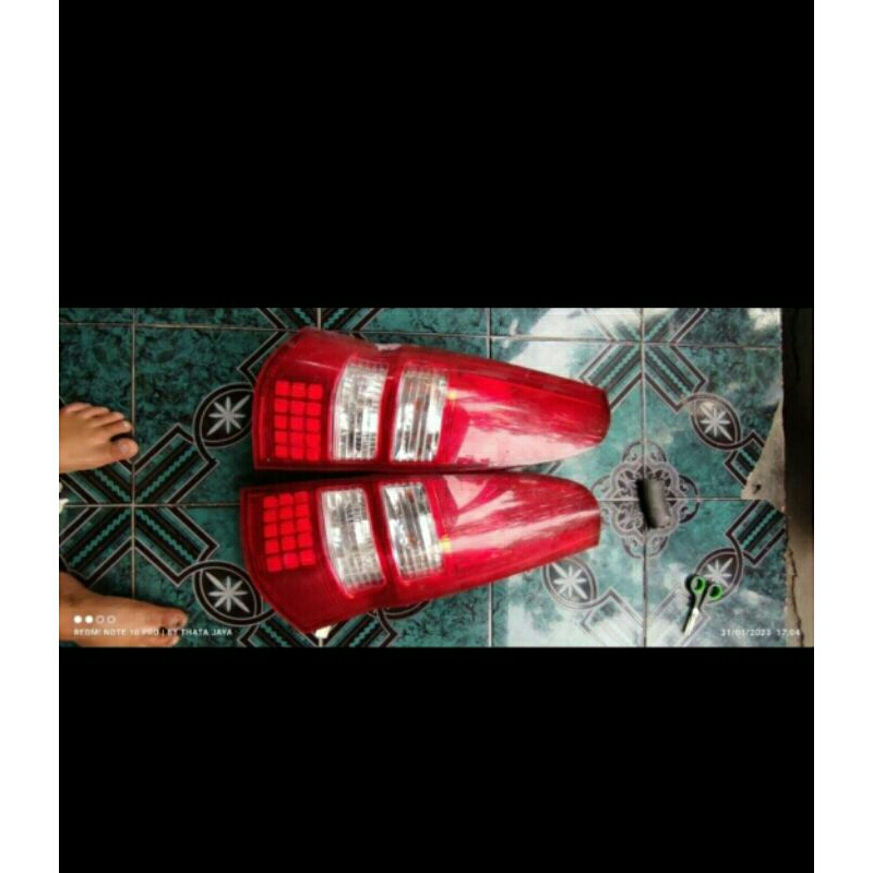 Lampu belakang stoplamp nissan serena c24