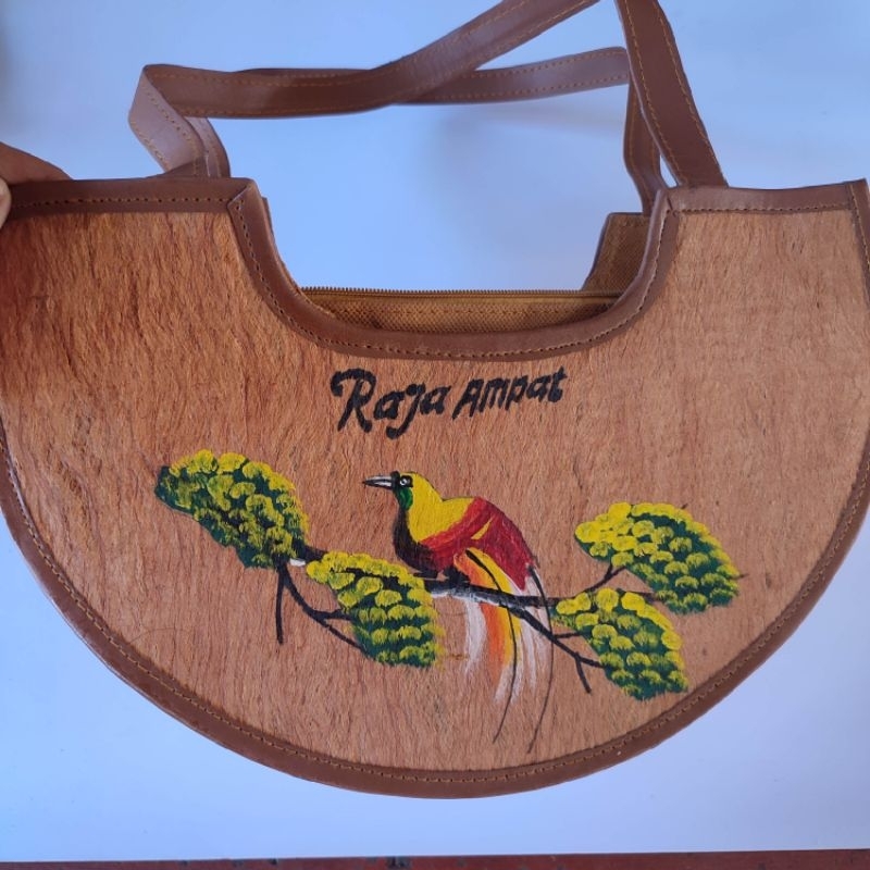 Tas Wanita Kulit Kayu Papua Noken Motif Cendrawasih