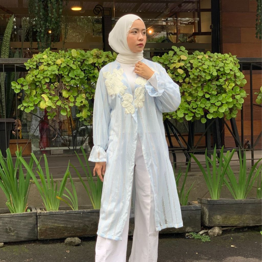 Batik Toean Njonja - Outer Brokat Lace Biru putih