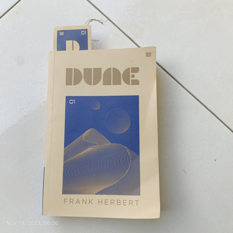 NOVEL DUNE BAHASA INDONESIA BAGIAN 1 (PRELOVED)